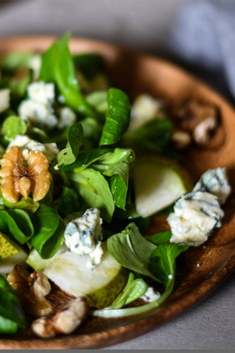 Feldsalat mit Birne und Gorgonzola | FREE MINDED FOLKS