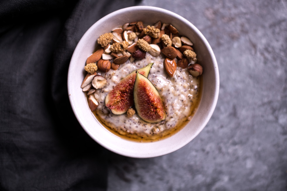 Haferbrei mit Mandelmilch - Porridge Ideen | FREE MINDED FOLKS