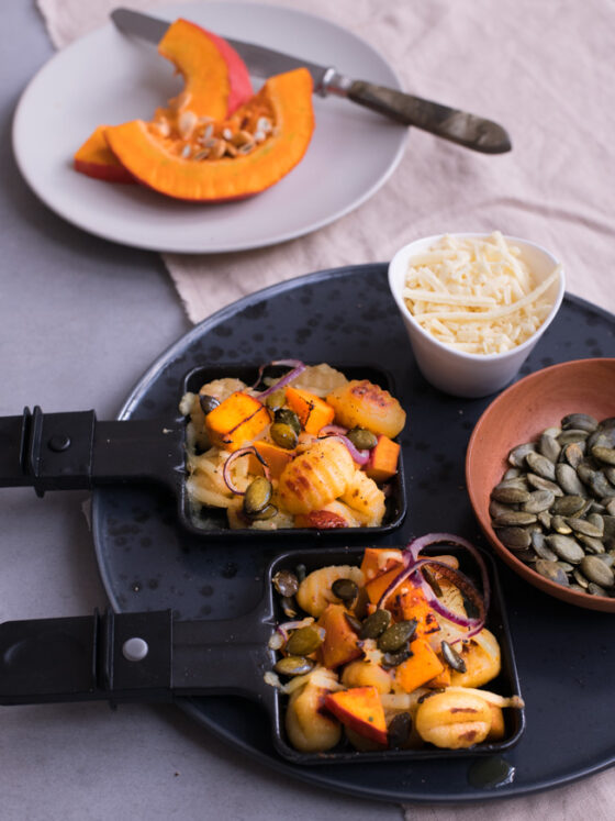 Ausgefallene Raclette Idee mit Gnocchi und Kürbis | FREE MINDED FOLKS